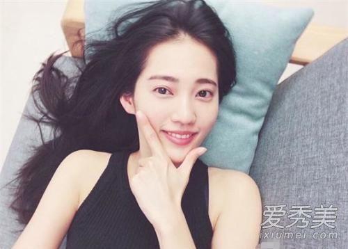 朱孝天结婚:为什么余文乐在网上流传的结婚照是黑白的