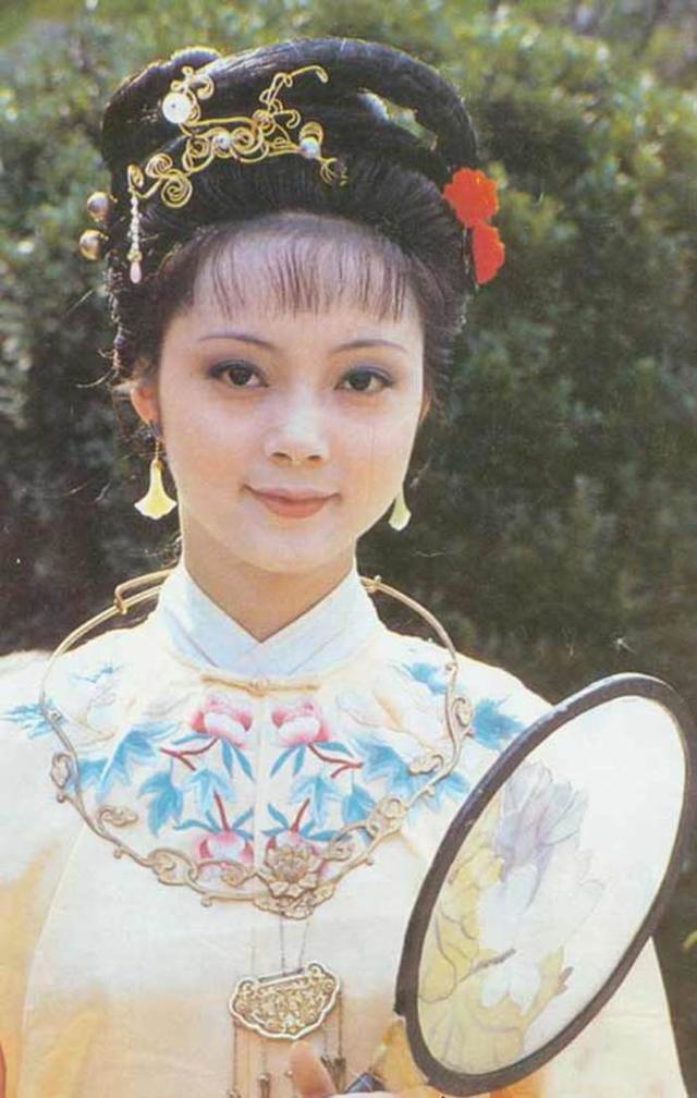 郝彤近况:《红楼梦》里黛玉和宝钗扮演者后来怎么样了？