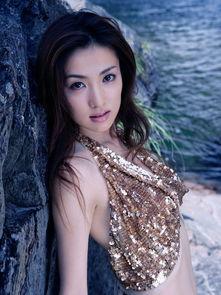 萨顶顶原名:大陆女歌手，你比较喜欢谁
