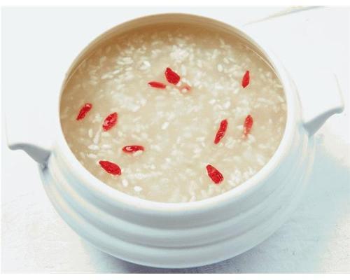 据分析,米酒营养成分与黄酒相近,乙醇含量低.