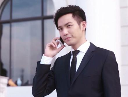钟汉良档案:为什么钟汉良明明长着一张深情男主脸，演起坏人来却那么带感呢？