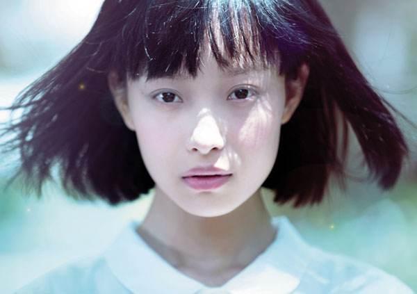 周冬雨合影:周冬雨的大红从什么时候开始？为什么越来越让人喜欢了？
