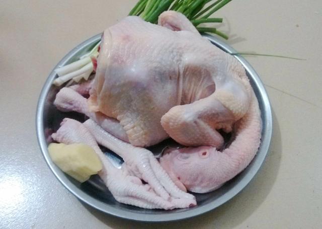 炖鸡汤放什么佐料鲜美又香醇，炖鸡汤用什么香料，鸡汤浓香