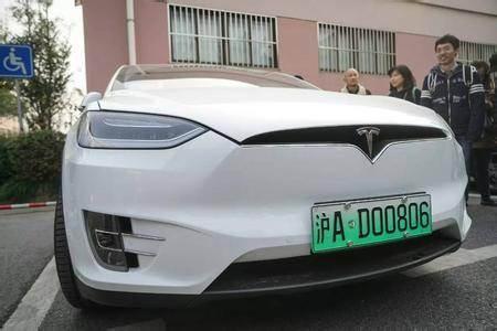 济南新能源车牌照政策，用新能源车是否必须换领新能源专用号牌？