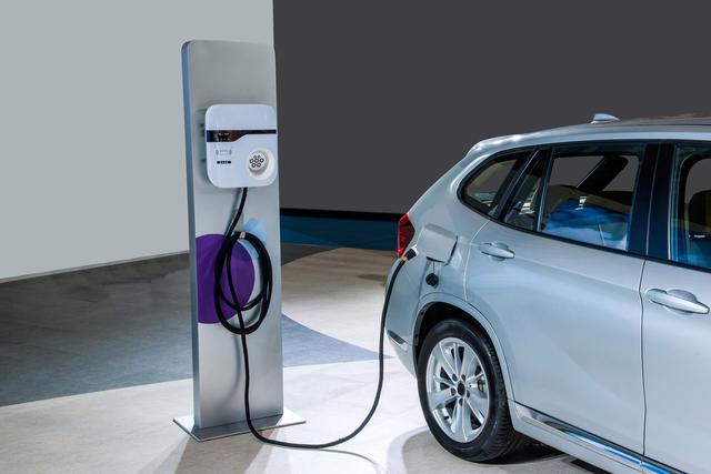 新能源汽车移动充电车，蔚来的移动充电车充电10分钟行驶100公里靠谱吗？