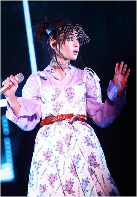 杨幂周笔畅:从《超级女声》中出名的哪些女艺人，目前谁发展的最好？