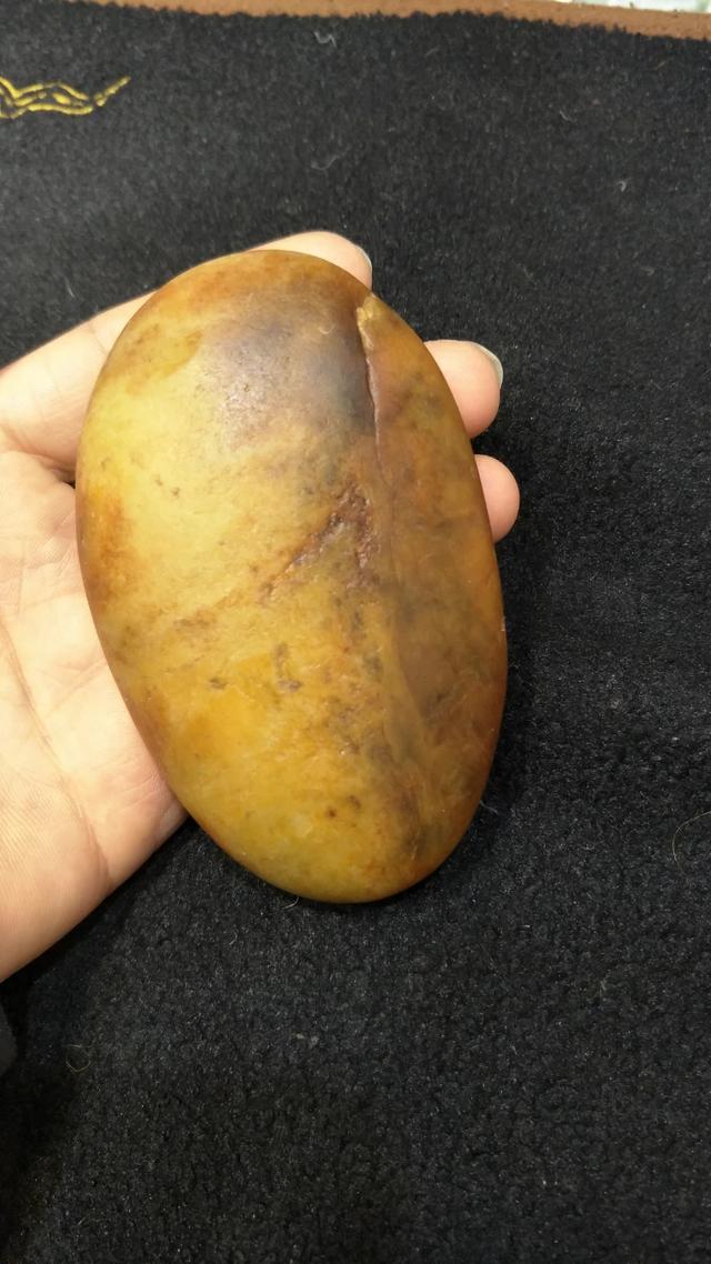 和田玉种类图片大全,一刀切下和田玉，能否成为人生赢家？