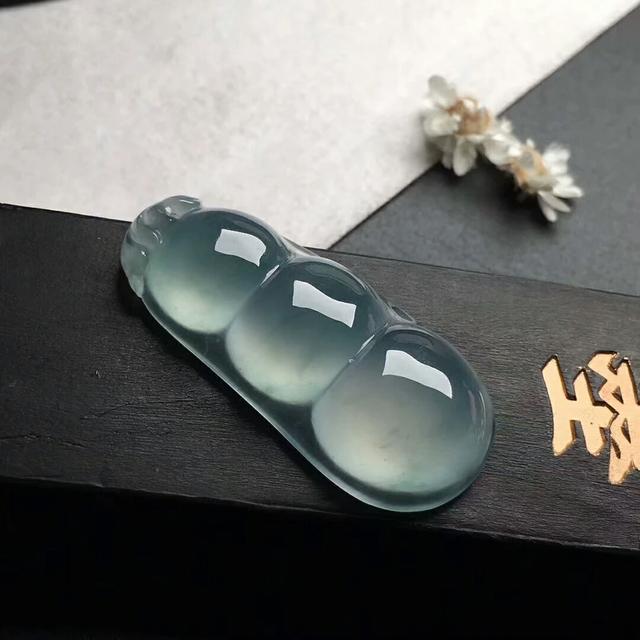 玉镯表面不光滑是什么原因,翡翠手镯打磨不光滑有哪些好的处理方法？