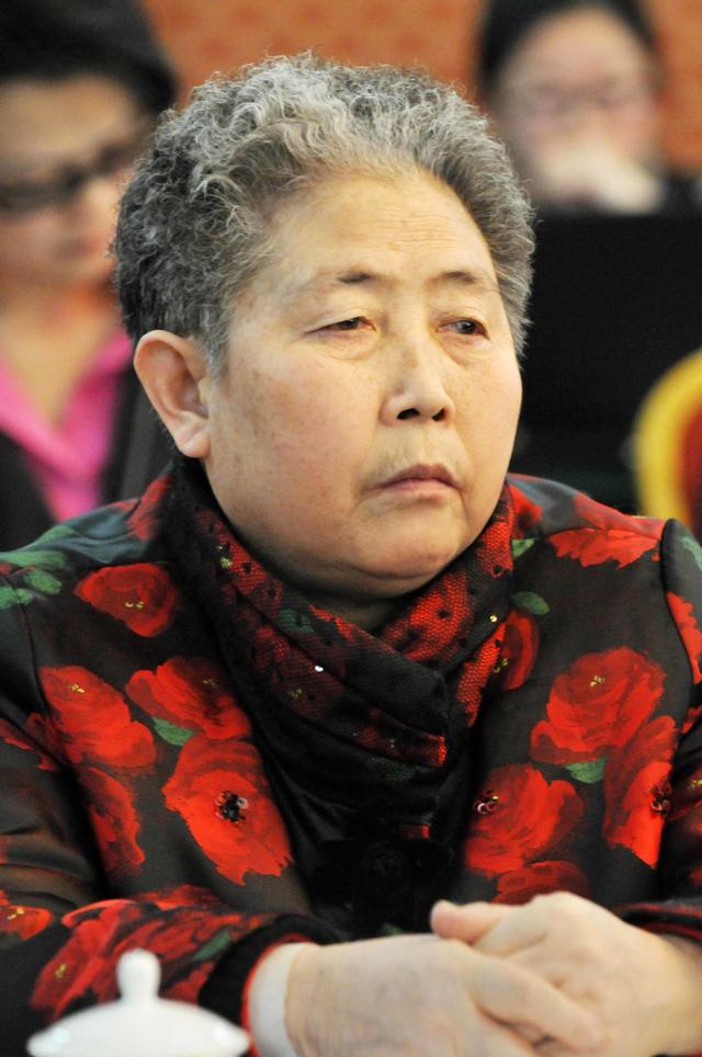 吴亚军背景:如何评价施一公请辞清华大学副校长，全职执掌西湖大学？