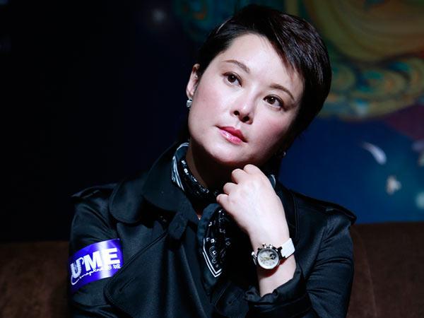 袁立晒生活照:袁立基金会要是公布帐号，你愿意捐款吗？