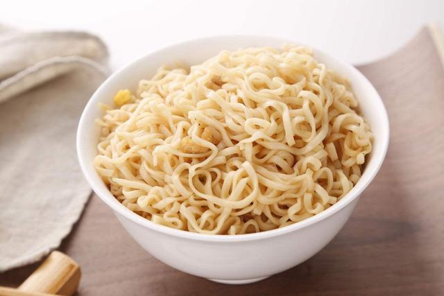 糖尿病每顿二两主食是指生米生面还是熟了的米饭馒头？