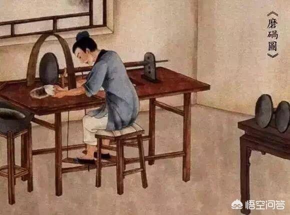 翡翠怎么雕刻,如何判断机器工和手工雕刻出来的翡翠？