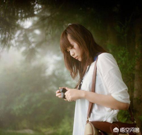 <a href=https://maguai.com/list/256-0-0.html target=_blank class=infotextkey>朋友圈</a>图片配图伤感:有哪些最新版伤感说说大全？