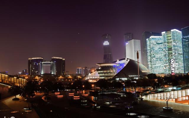 杭州的数字经济发展，西安和杭州哪个地方的发展潜力更大？