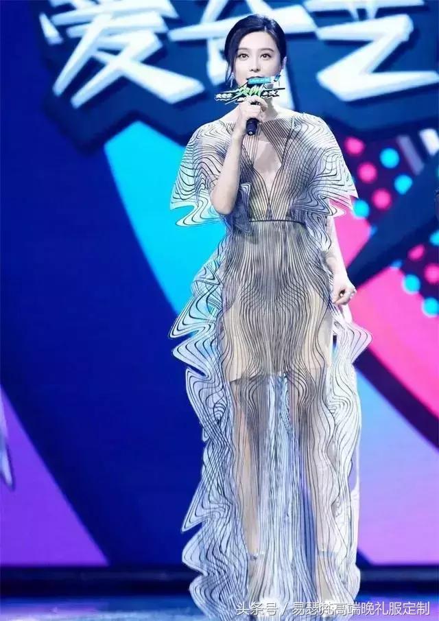 美女脱光衣服:最近佛山地区出现裸聊后遭对方拍照敲诈，是怎么回事？