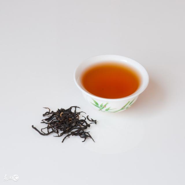 中年男人喝茶好吗,为什么中年男人喜欢喝酒，又喜欢喝茶？