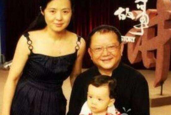 王刚妻子:和珅的扮演者王刚的前两任妻子是何人？
