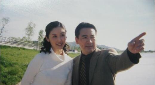 王刚妻子:和珅的扮演者王刚的前两任妻子是何人？