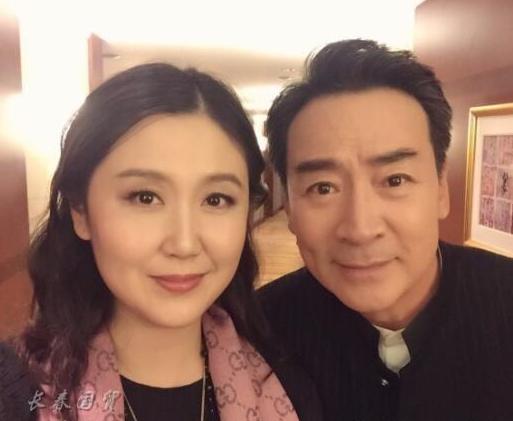 王刚妻子:和珅的扮演者王刚的前两任妻子是何人？