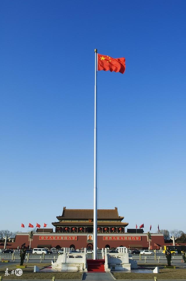 北京看升旗抢位置 天安门升旗台基座，为什么装