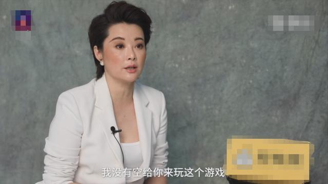 袁立力挺董卿:为何一夜之间大家都力挺浙江卫视，袁立真的是神经病么？