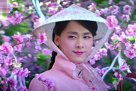 男版范冰冰孔铭:娱乐圈男扮女装的男星你最服谁？