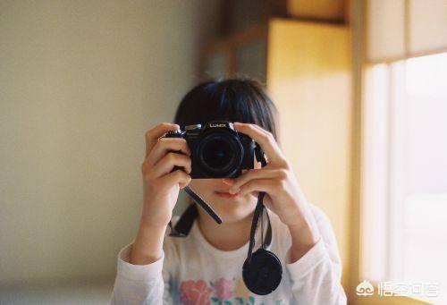 <a href=https://maguai.com/list/256-0-0.html target=_blank class=infotextkey>朋友圈</a>图片配图伤感:有哪些最新版伤感说说大全？