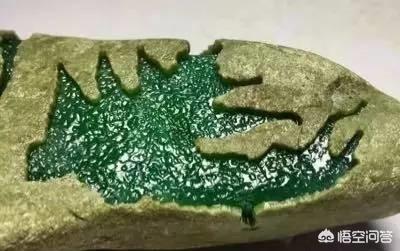 翡翠开窗料为什么不能买,翡翠原石开窗料调水方法？