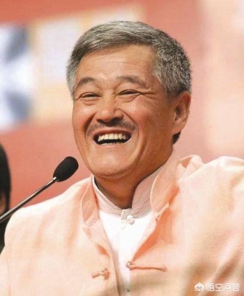 赵本山和宋丹丹:赵本山和黄宏两个人中，你更喜欢宋丹丹和谁搭档演小品，为什么