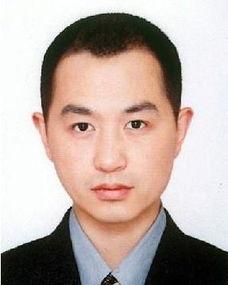 关于已故歌星高枫的经典绝响专辑《美丽新世界》中的作品风格奇特之处在哪里？