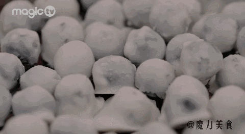澳路雪使用方法:3个月大的狗狗适合用什么牌子沐浴液啊？狗狗一天吃多少最合适？
