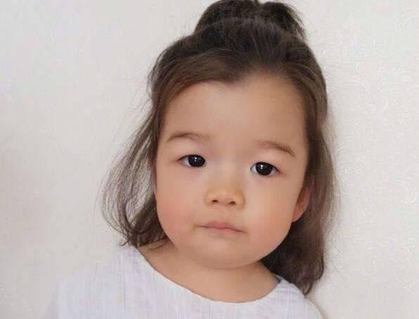 王栎鑫老婆:你如何看待王栎鑫夫妇在《回家吃饭吧》里面的表现？