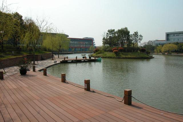松江大学城楼风:松江佘山、泗泾和大学城地区哪个更适合居住