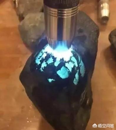 翡翠开窗料为什么不能买,翡翠原石开窗料调水方法？