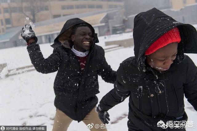 非洲国家喀麦隆为什么会下雪，在太原上学的非洲留学生第一次见雪，开心到集体撒欢，你怎么看
