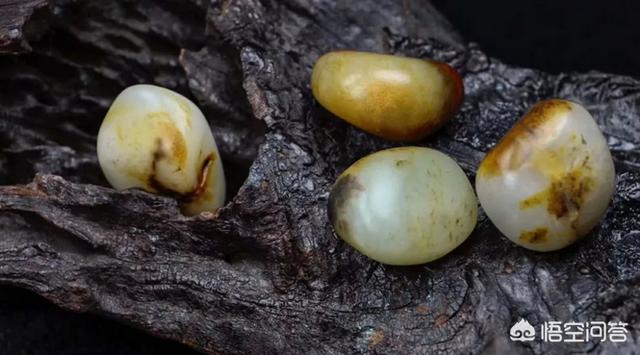 一万左右的玉镯子图片,一万元预算，能买到什么样的和田玉？