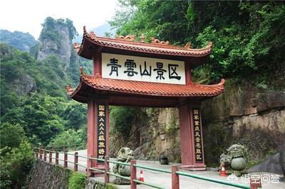 回龙沟生态旅游区位于成都市彭州市白水河,与著名风景区丹景山银厂沟