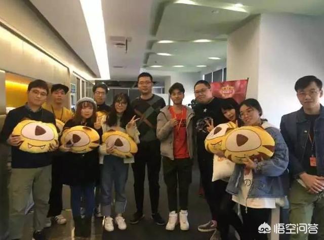 1月11号,PDD和大司马现身虎牙总部是怎么回事呢？