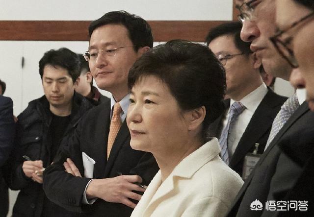 柳智宇最新消息:时隔3月再见柳荣夏律师，朴槿惠为什么笑得如此灿烂？
