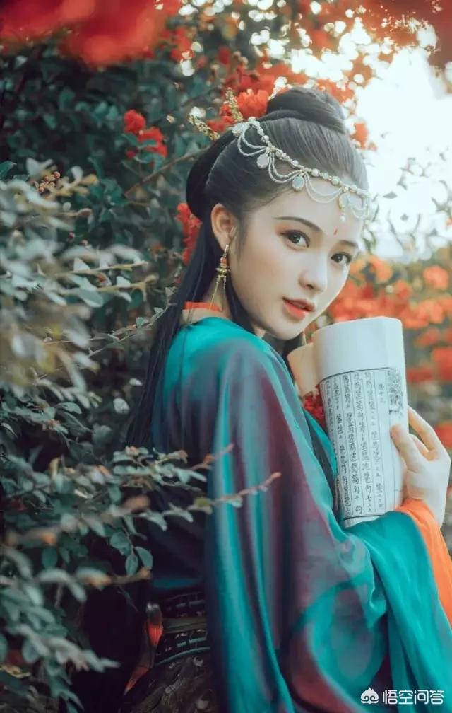 罗威士梗:为什么王思聪吃热狗的形象会爆红？