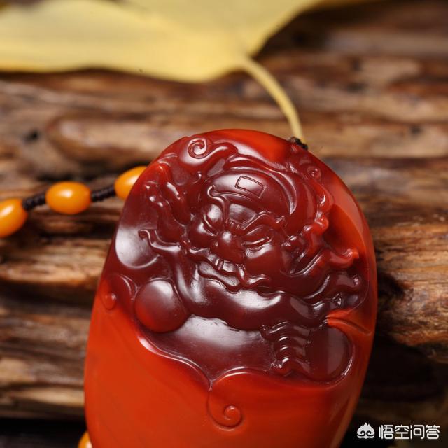 女人为什么不能戴南红,都说南红手串越戴越美，是真的吗？