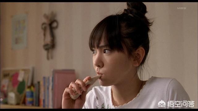 新垣结衣旧照曝光:中国大四女生因神似新垣结衣而走红，这颜值你给打几分？