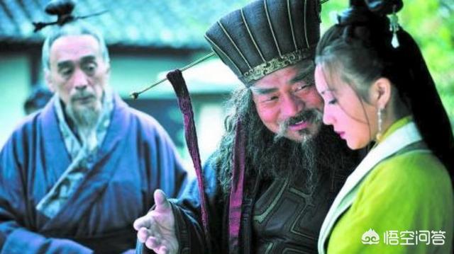 西凉军:董卓率西凉军夜宿后宫，董卓有辱骂何太后吗？