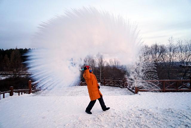 座山雕三爷:雪乡把舆情防控摆在首位，你怎么看？