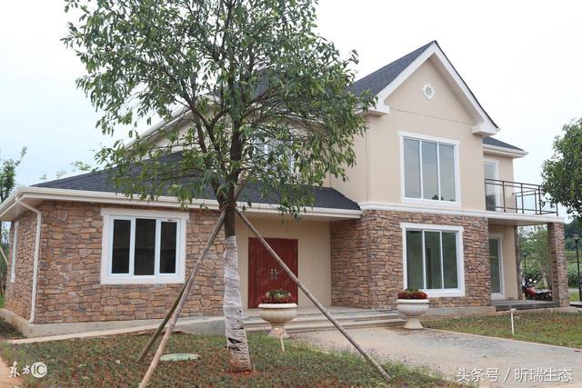 农村建房东高西低图片,自建房，楼顶可以建成前高后低吗？