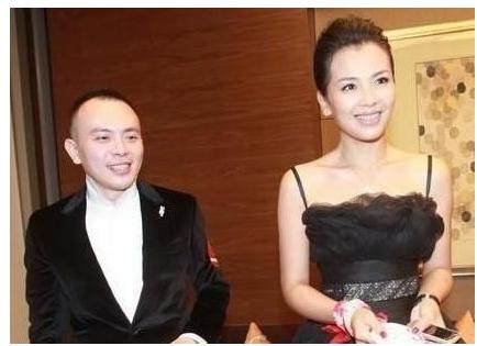 李小璐闺蜜:李小璐又有新闺蜜啦，还记得曾经的超级好闺蜜甘薇吗？