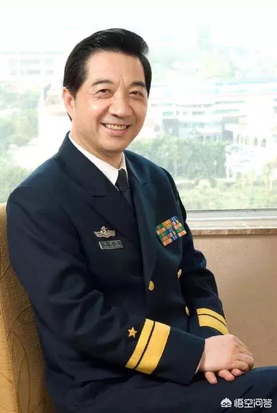 著名军事评论员尹卓、张召忠、杜文龙、宋晓军谁最具专业水准？