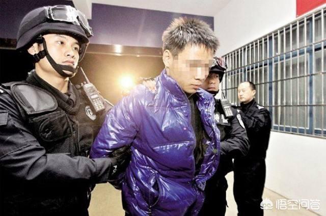 马加爵事件经过:武汉版的马加爵，大四男生为何刀捅室友？