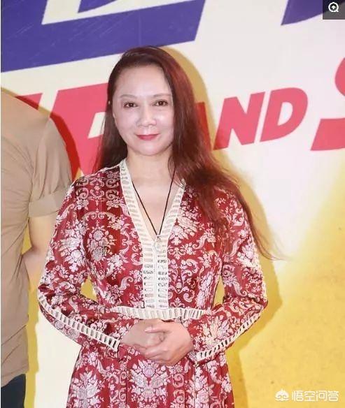 胡静整容:你认为胡静美吗，她的脸是否整过？