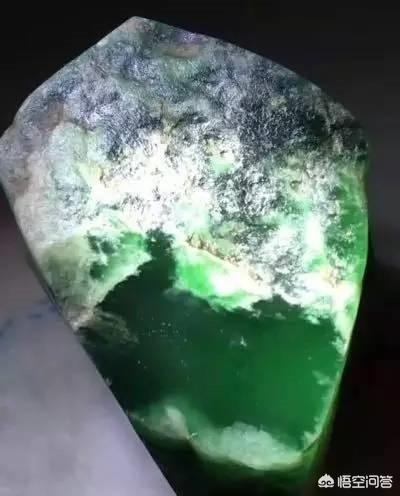 翡翠开窗料为什么不能买,翡翠原石开窗料调水方法？